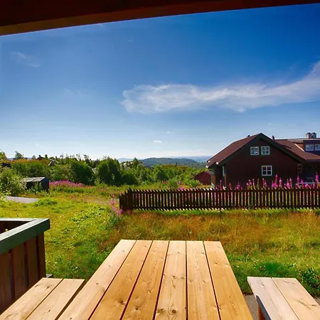 Spacious With 3 Bedrooms And 2 Baths *