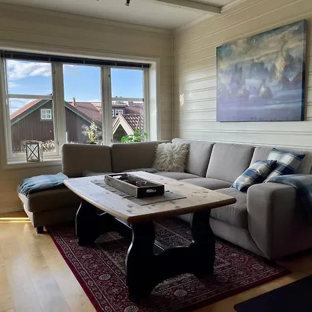 Spacious With 3 Bedrooms And 2 Baths Feriehus *