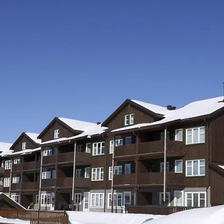 Spacious With 3 Bedrooms And 2 Baths *