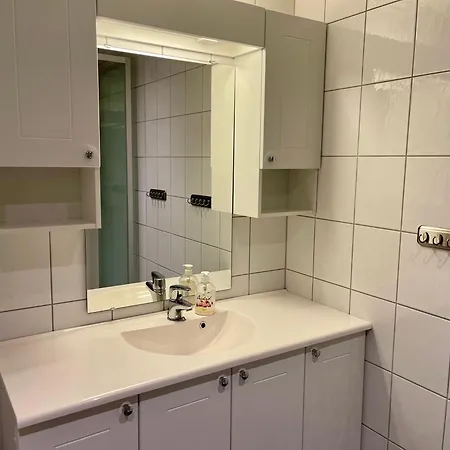 Vakantiehuis Spacious With 3 Bedrooms And 2 Baths