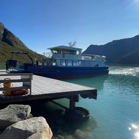 Lägenhet Spacious With 3 Bedrooms And 2 Baths *