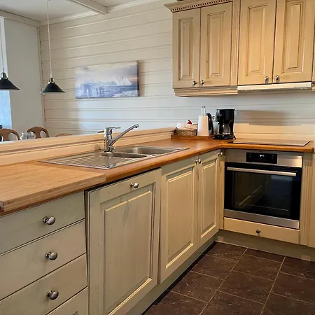 Spacious With 3 Bedrooms And 2 Baths Ferienhaus *