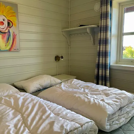 Spacious With 3 Bedrooms And 2 Baths Ferienhaus